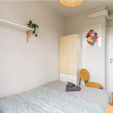 Whizzy - Cozy And Peaceful Place, 12 Minutes From Old Town & Seaside ホームステイ