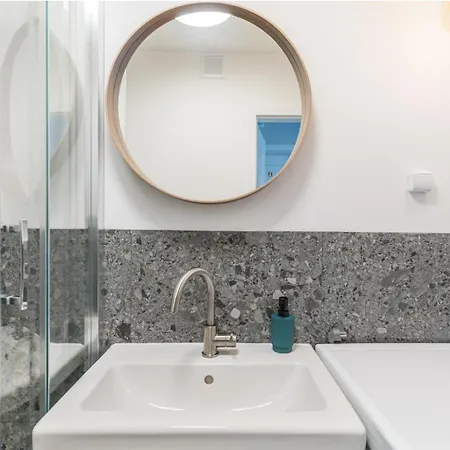 Whizzy - Cozy And Peaceful Place, 12 Minutes From Old Town & Seaside