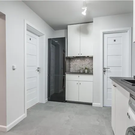 Whizzy - Cozy And Peaceful Place, 12 Minutes From Old Town & Seaside