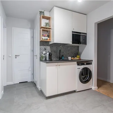 Whizzy - Cozy And Peaceful Place, 12 Minutes From Old Town & Seaside *